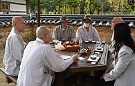 1011 순례단격려1.jpg